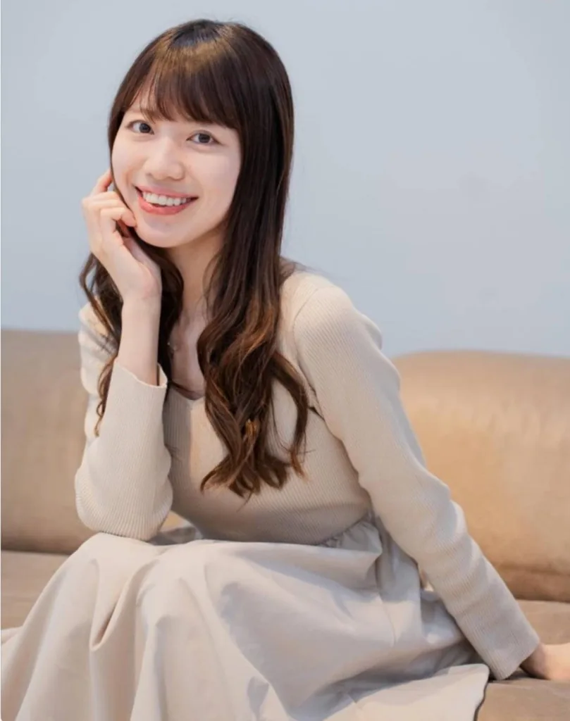 ソファで撮影したロングヘアのお客様